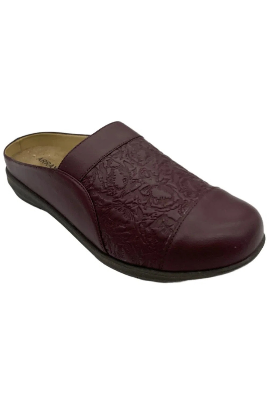 ARRAY Women's Bree Clog Burgundy - Medium